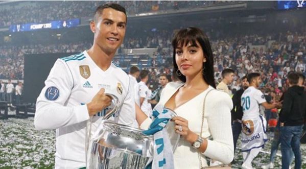 Choc : Le prix de la bague qu’offre Ronaldo à sa compagne