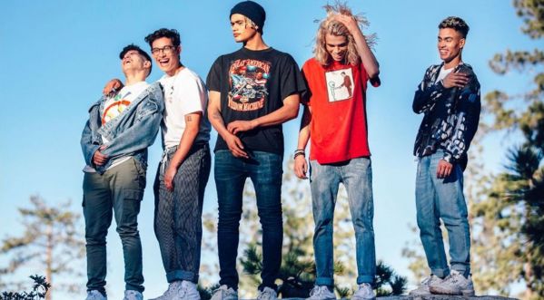 PRETTYMUCH dévoile le clip de leur nouveau single 'Summer On You' ! PRETTYMUCH dévoile le clip de leur nouveau single 'Summer On You' !