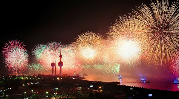 Nouvel An : Qui sont les premiers et les derniers à se souhaiter la bonne année le 31 décembre ?