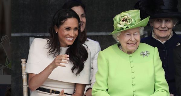La Reine Elizabeth II : Une étrange tradition pour les fêtes de Noël !