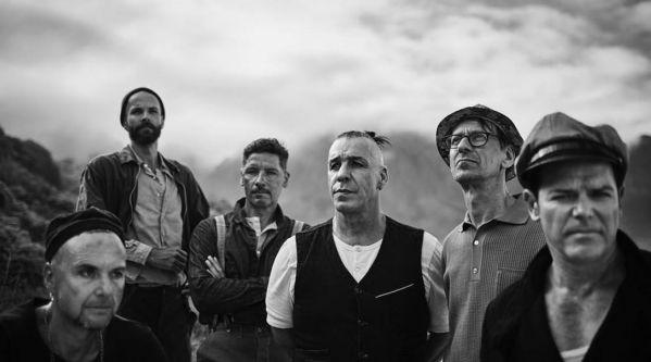 Rammstein : Le groupe dévoile un extrait de son prochain album, et se met en scène dans un camp de nazi !