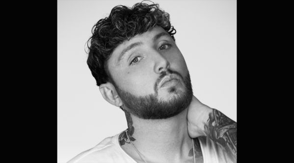 James Arthur : Découvrez le clip de Falling Like The Stars