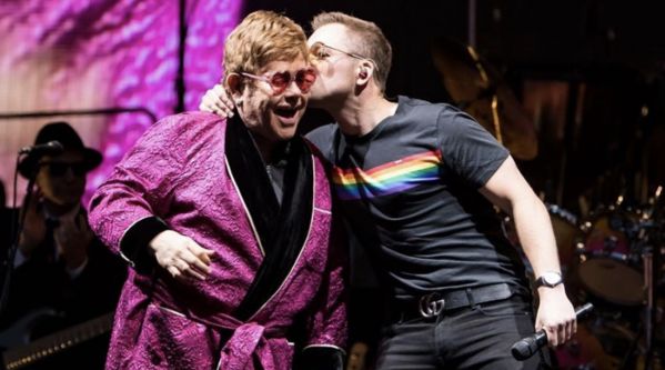 Elton John & Taron Egerton : Le duo surprend la foule !