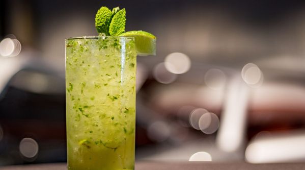 Le Mojito : Pourquoi le cocktail est-il autant à la mode ?