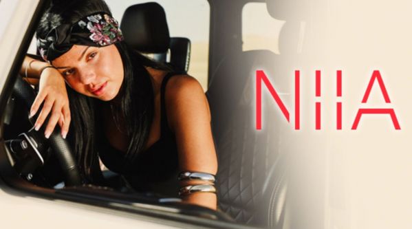 Niia : Découvrez son nouveau clip « Olala »