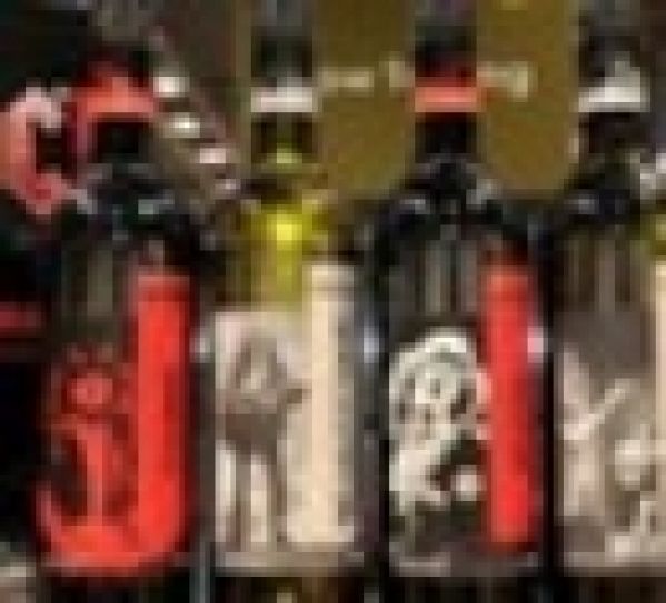 AC/DC lance son vin très Rocknroll !