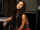 Alicia Keys présente la pochette de son album  » Girl On Fire »