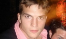 Une femme ne suffit pas pour Ashton Kutcher !