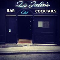 Julia’s Bar