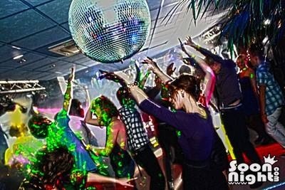 Soirée publique – 80’s, rnb, hip hop