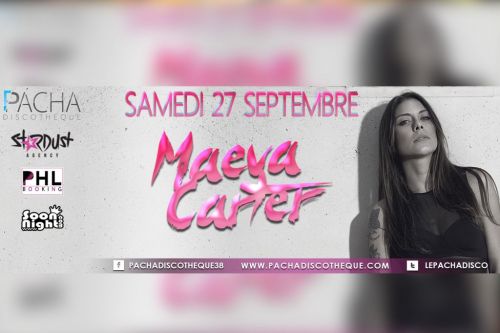 Maeva Carter stand photos avec Maeva