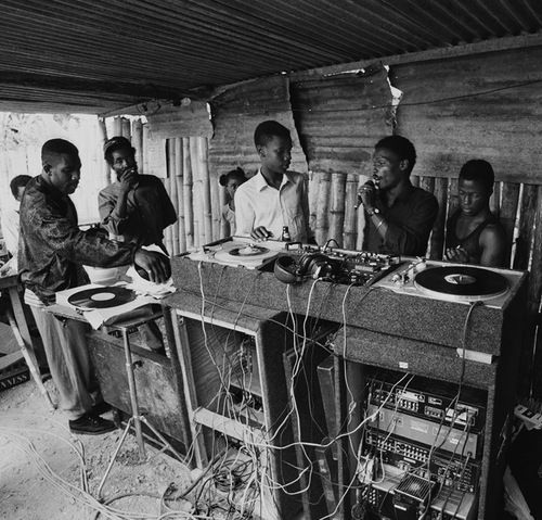 Radio Pirate à la Confiserie w/ Manaré * Piu Piu * Azamat B.