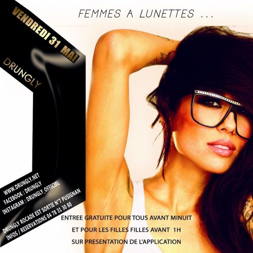 ☆ FEMMES A LUNETTES …. ☆