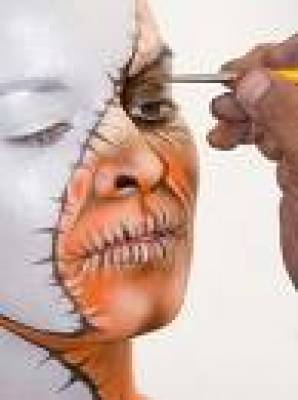 BODY PAINTING