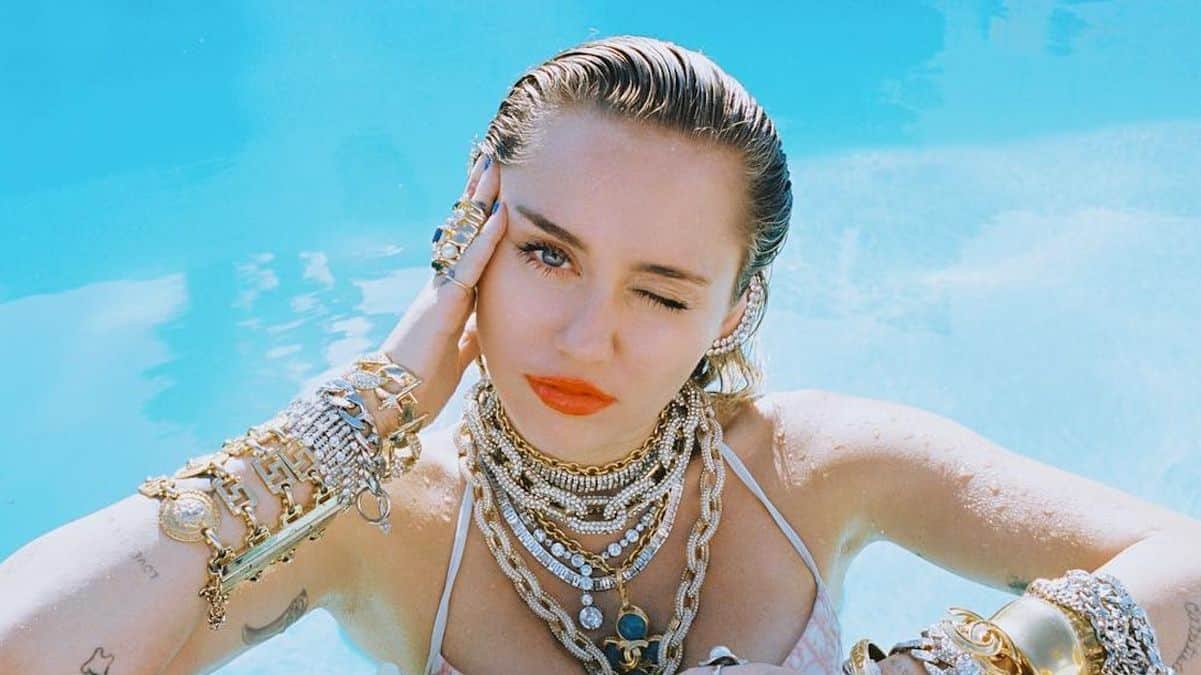 Miley Cyrus explose tout sur Instagram avec son nouvel album Endless Summer Vacation