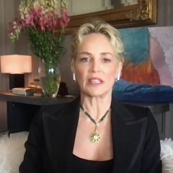 Sharon Stone perd des milliards de dollars à cause de sa banque !