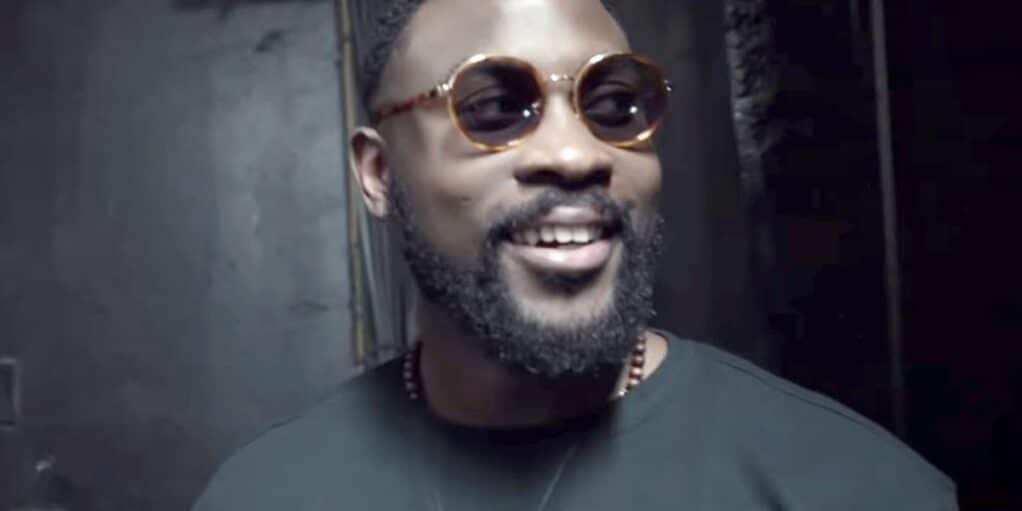 Damso plein d'humour quand une fan lui demande un feat avec Booba !