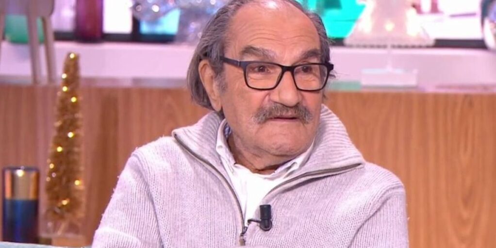 Gérard Hernandez très proche et très complice avec ce célèbre animateur télé !