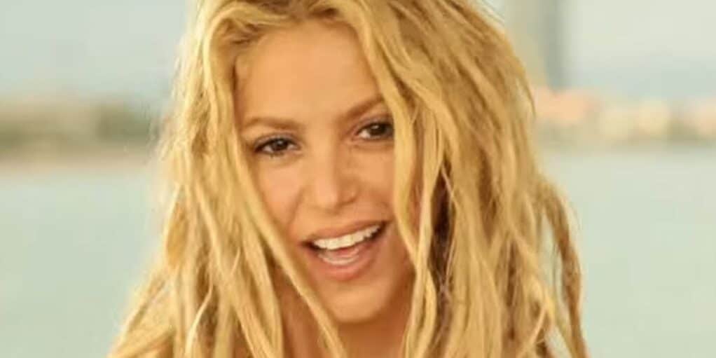 Shakira Gerard Piqué l'a trompée pendant que son papa était aux urgences !