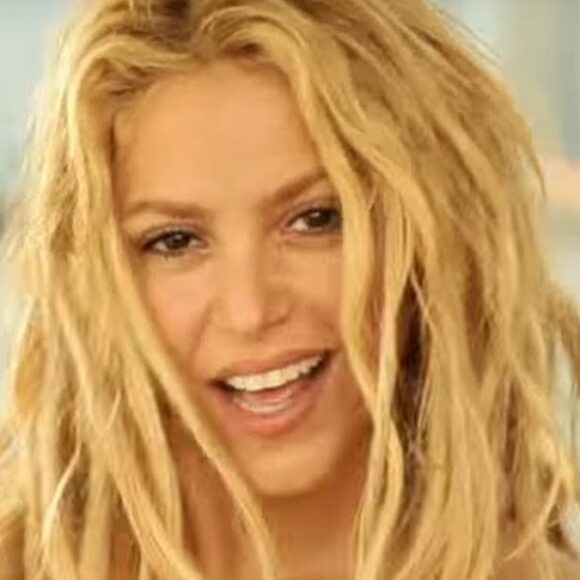 Shakira Gerard Piqué l'a trompée pendant que son papa était aux urgences !