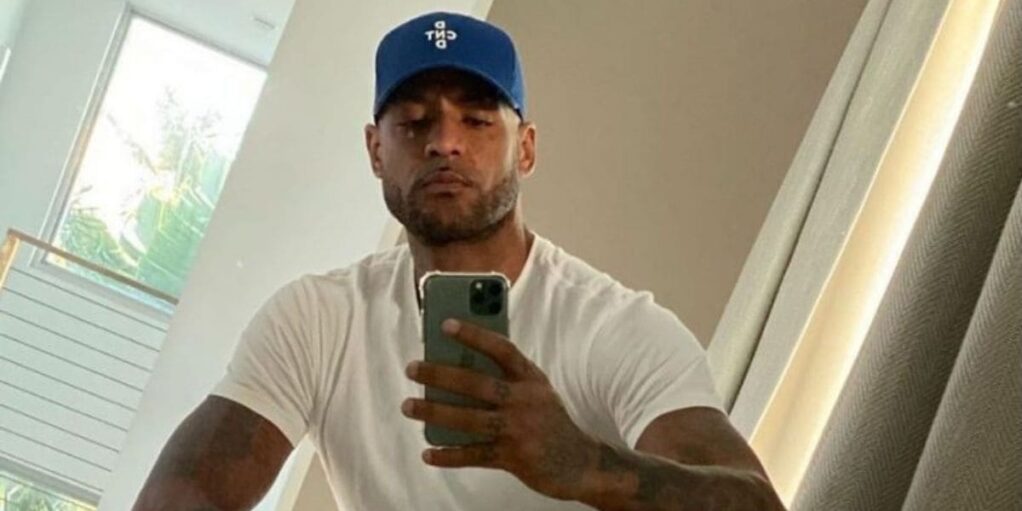 Booba s'en prend violemment à Dinos et Hamza sur Twitter !