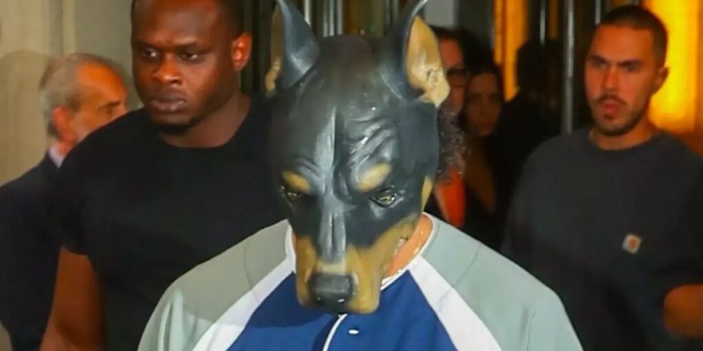 Drake totalement méconnaissable avec ce masque de Dobermann rend fou les réseaux sociaux !