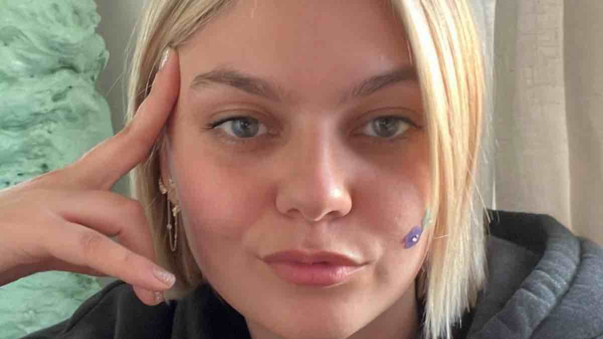 Louane fait craquer Instagram avec une photo adorable de sa fille Esmée !