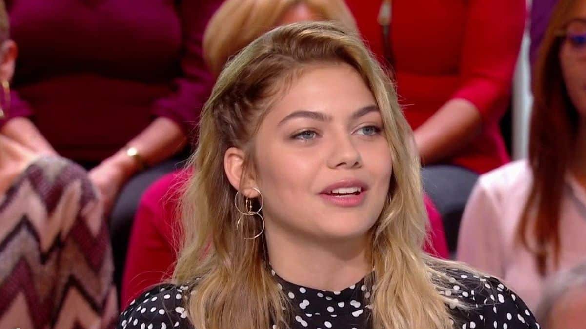 Louane ultra canon, elle relance ce maquillage des yeux !