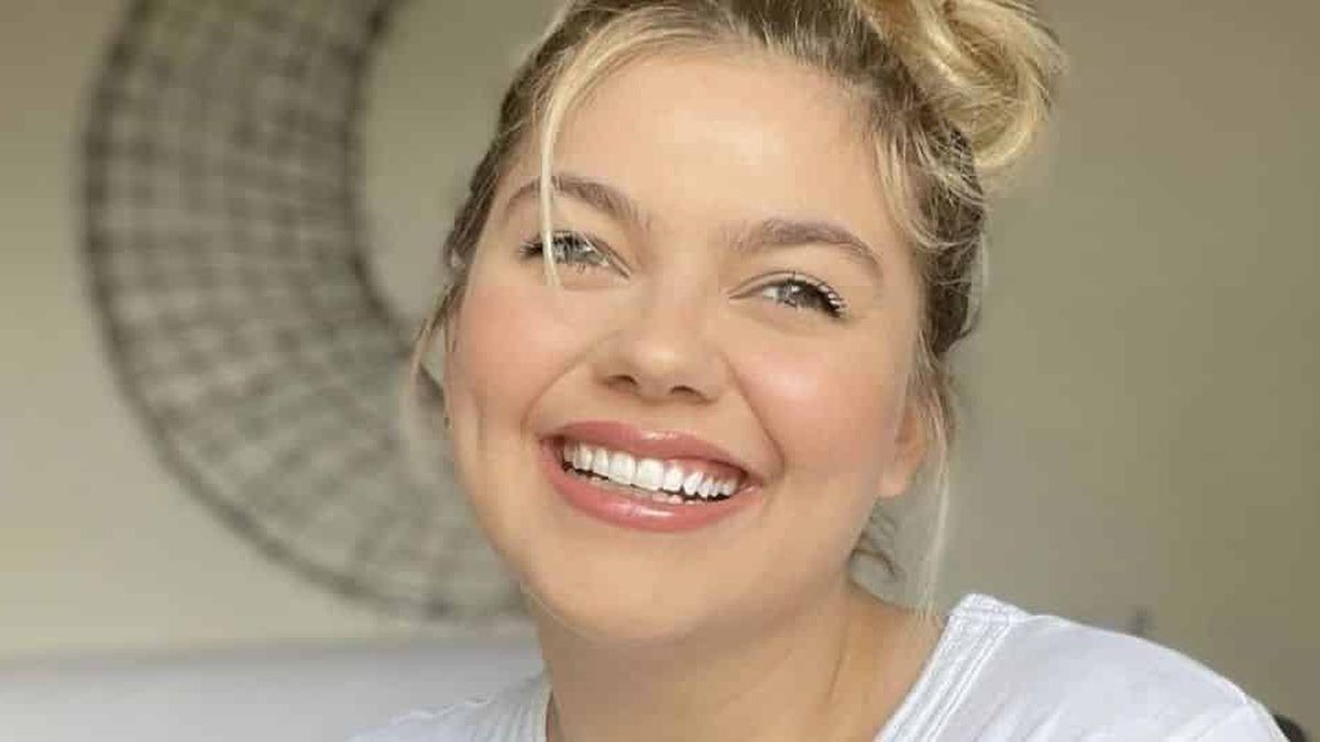 Louane voici le message caché derrière sa nouvelle musique Pardonne-Moi