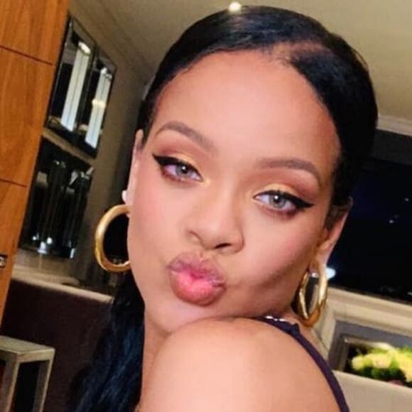 Rihanna déménage et vend sa villa de luxe 10 millions d’euros (photos)