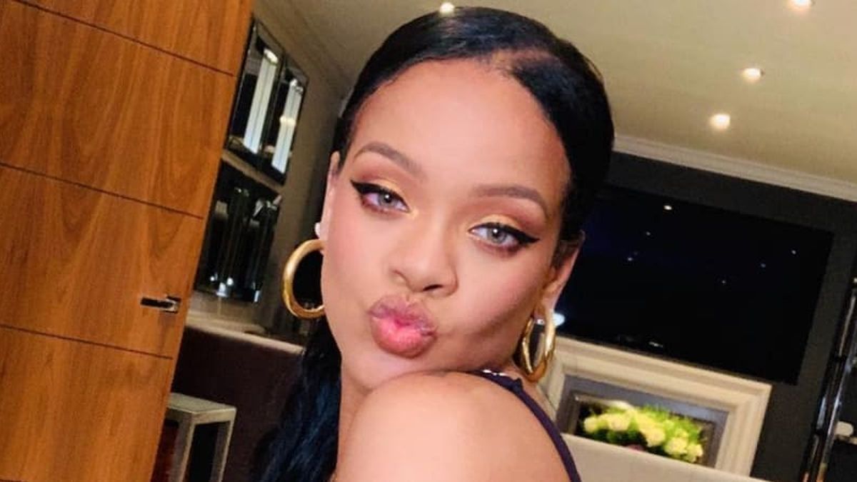 Rihanna superbe elle exhibe son babybump !