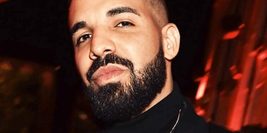 Drake bluffé par la collaboration entre Dave et Tiakola et valide le jeune rappeur français !