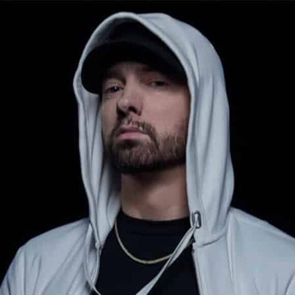 Eminem menace cet homme politique très connu !