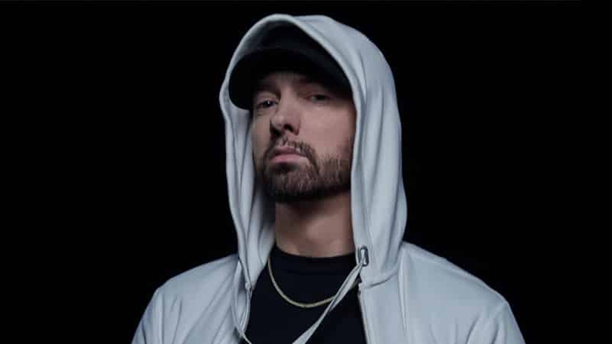 Eminem menace cet homme politique très connu !