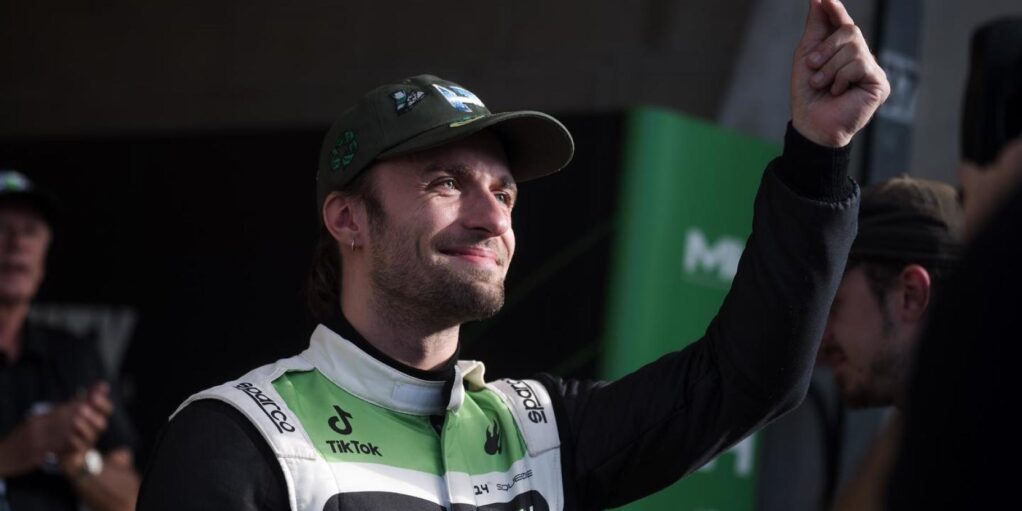 Squeezie ce célèbre rappeur Français va aussi participer au GP Explorer et c'est Orelsan