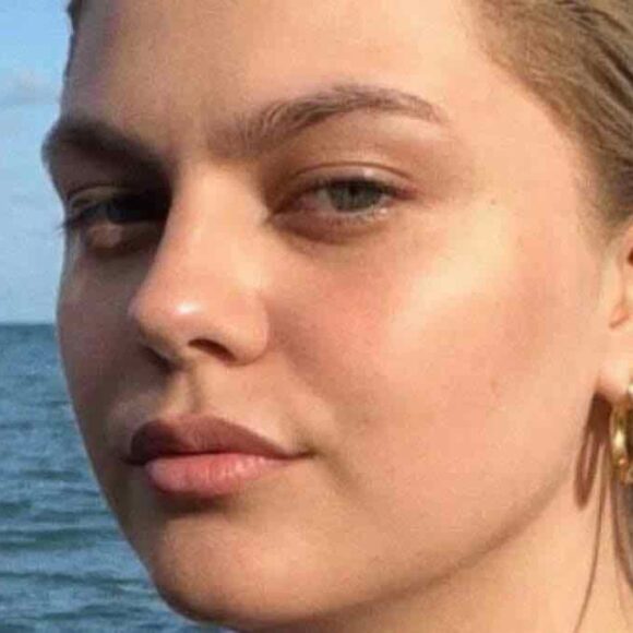 Louane totalement métamorphosée, ses fans adorent !