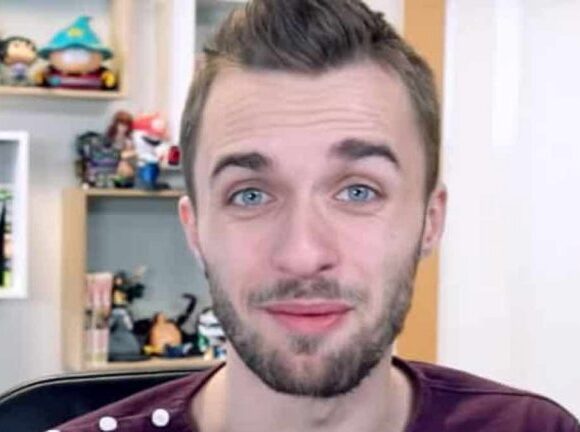 Squeezie règle ses comptes avec les harceleurs de Manon Lanza !