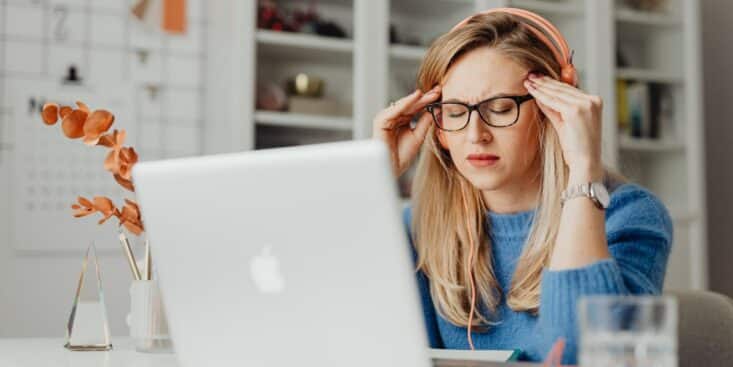 Les signes du zodiaque les plus anxieux qui stressent pour tout