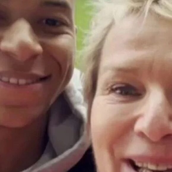 Kylian Mbappé très ému fait une triste confidence à Élise Lucet