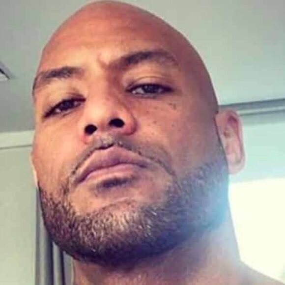 Booba détruit Skyrock et Laurent Bouneau sur Twitter