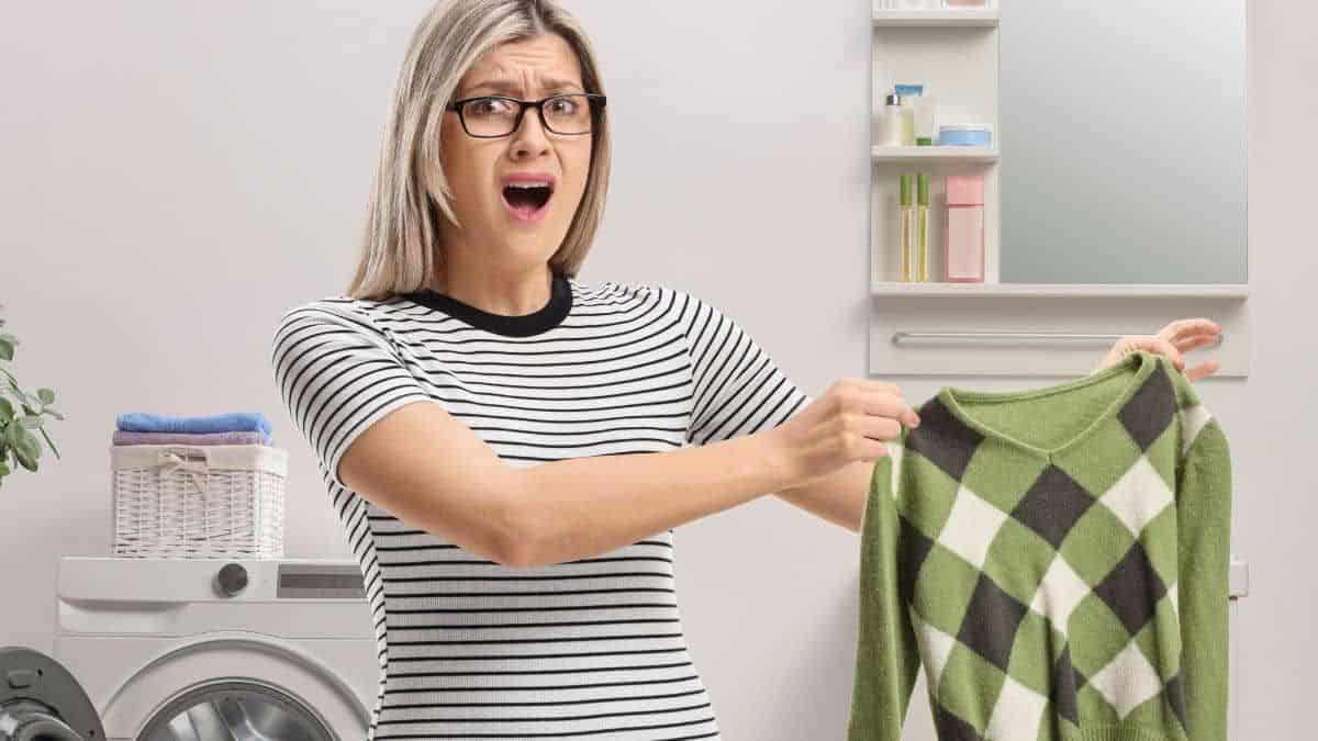 Cette astuce secrète pour récupérer un pull rétréci au lavage super