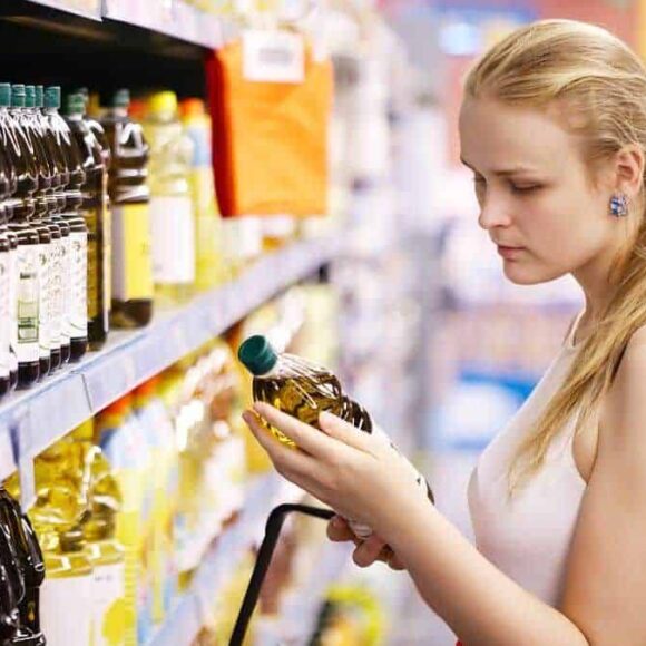 Ce que vous devez absolument faire si vous voyez ça dans votre huile d’olive, attention c’est dangereux pour la santé