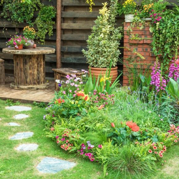 Des millions de Français risquent une amende de 1500 euros à cause de leur jardin en 2025
