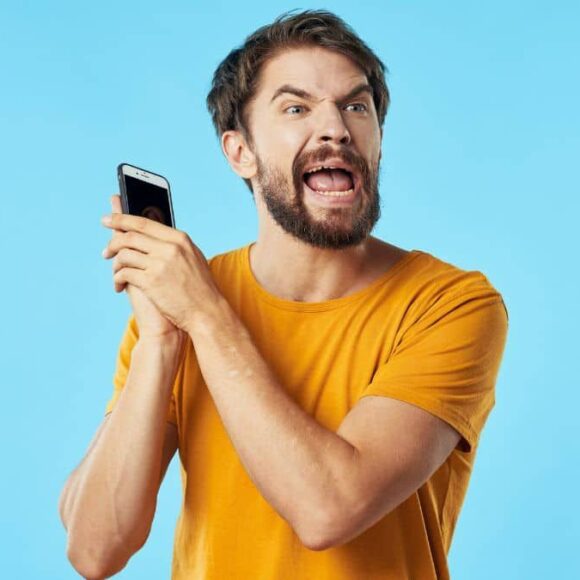 Mark Zuckerberg annonce la fin des téléphones portables et voici par quel appareil ils seront remplacés