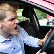 Cette grosse amende pour tous les conducteurs qui ne respectent pas ce nouveau panneau sur la route