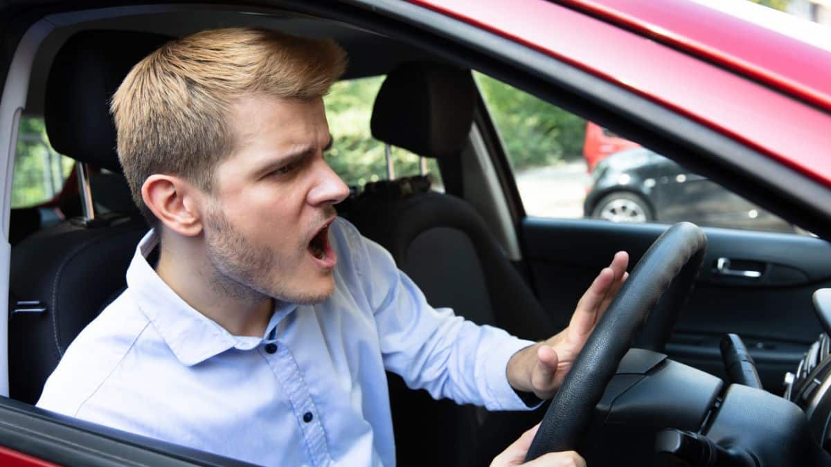 Cette grosse amende pour tous les conducteurs qui ne respectent pas ce nouveau panneau sur la route
