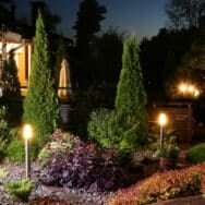 Elle éclaire son jardin sans fil ni électricité avec cette astuce solaire qui change tout cet été