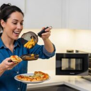Marre des plats secs au micro-ondes ? Ce soir, découvrez l’appareil malin qui va le remplacer dans votre cuisine