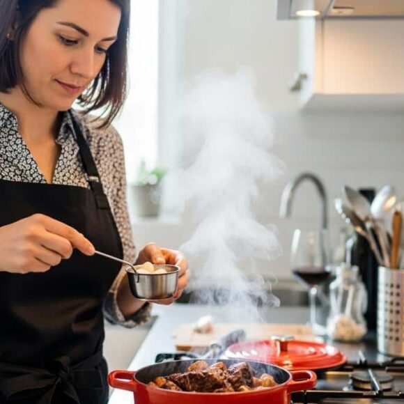 Soonnight.com -Bœuf bourguignon trop acide : rattrapez-le en quelques minutes avec 1 seul ingrédient du placard