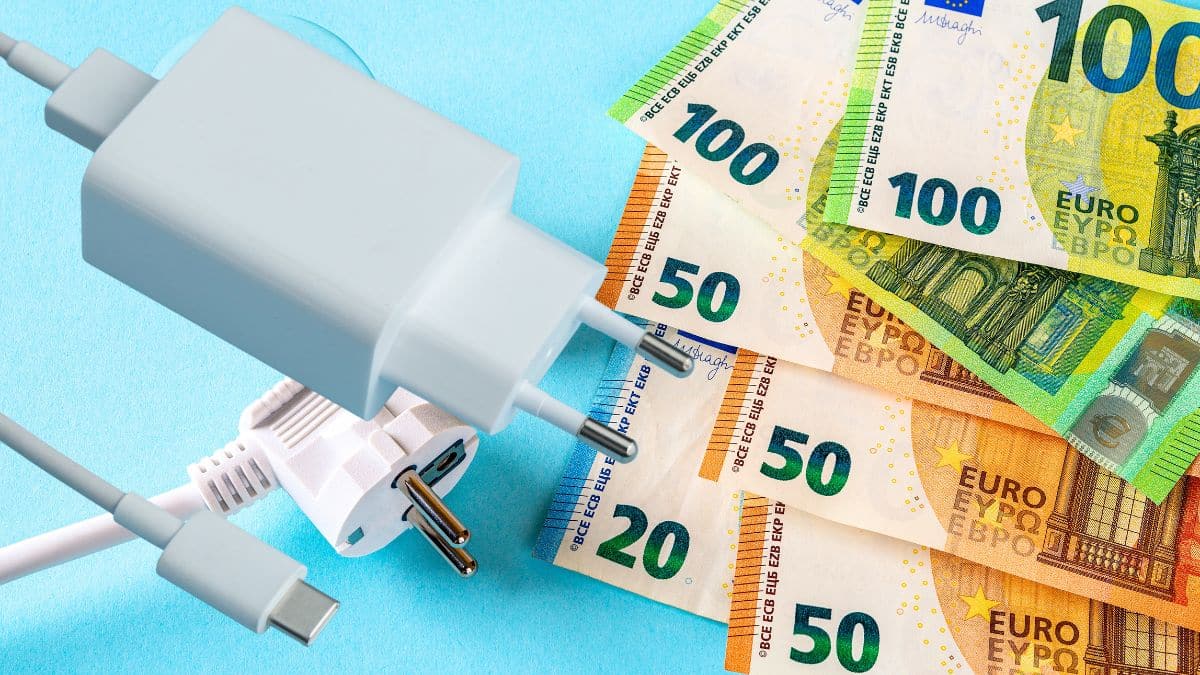 Chargeur de téléphone : laissé branché 24h/24, il fait grimper la facture d’électricité